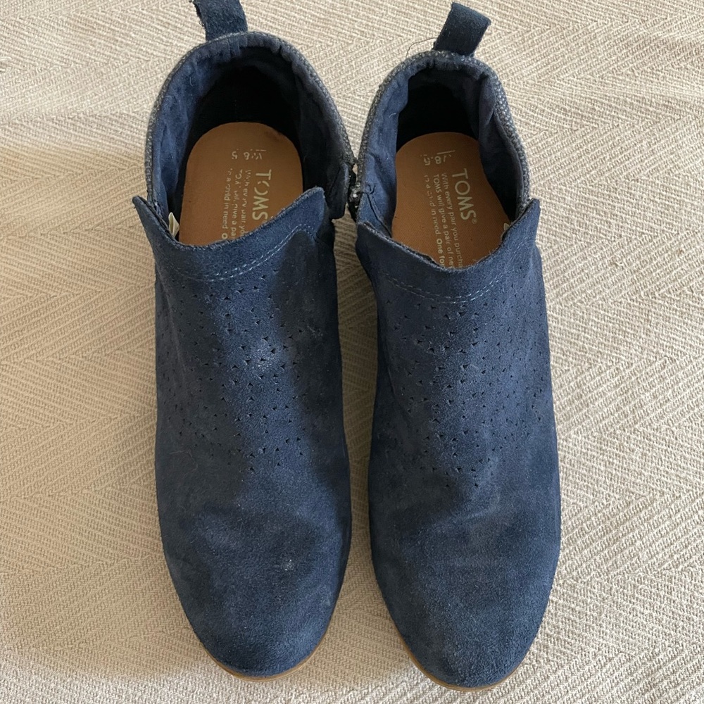 Toms short boot. Size 8.5